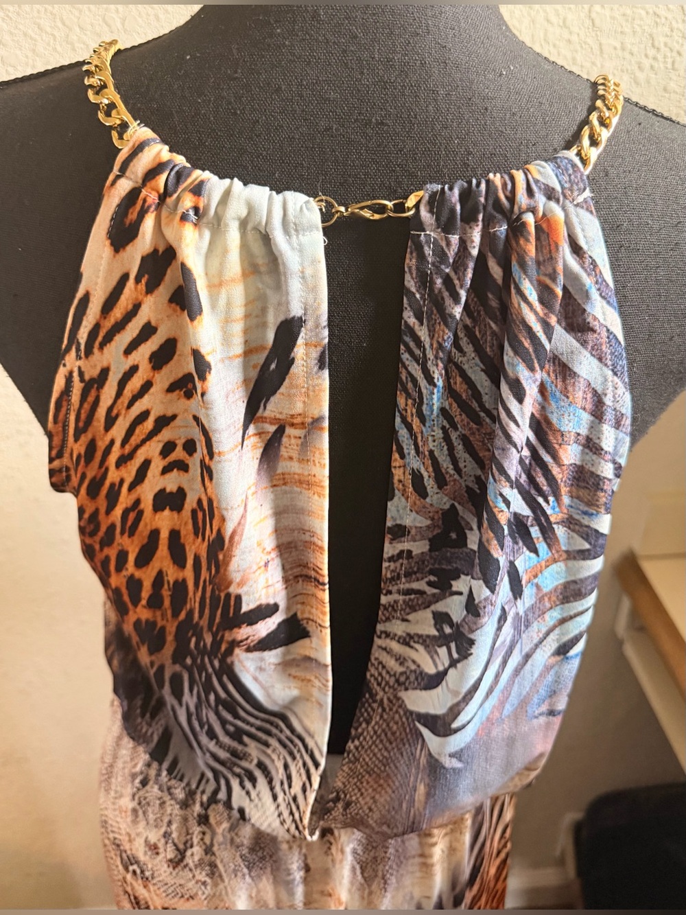 Sleeveless Animal Print Maxi Dress in Neutral Tones - Picture 5 of 7